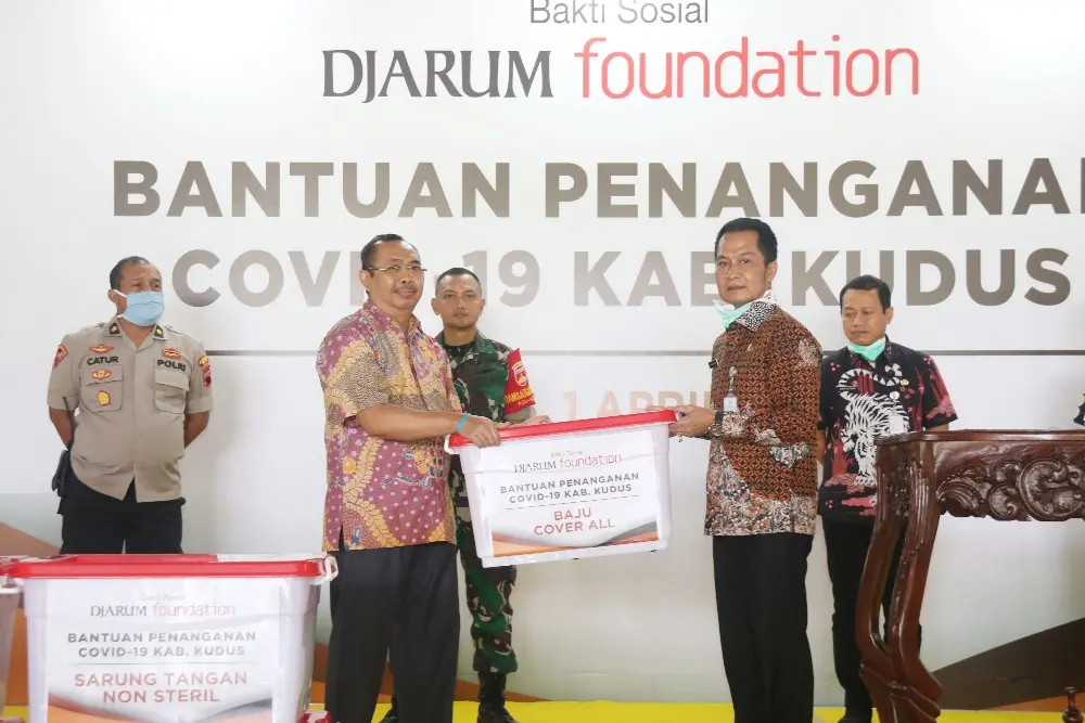 Djarum Foundation Gives APD Assistance for Medical Workers in Kudus