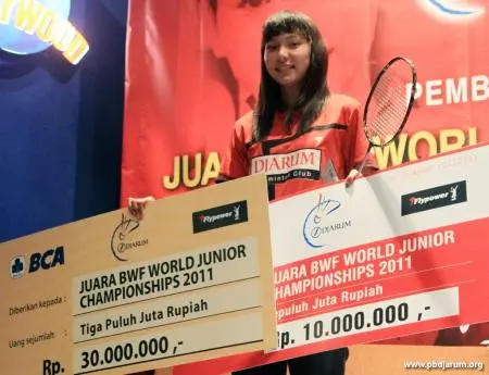 Award of IDR 40 million for Gloria