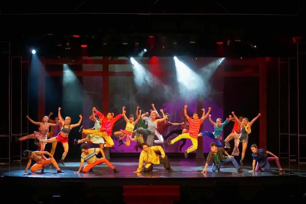EKI Dance Company performs EKI Update 4.1 #BroadwaynyaIndonesia