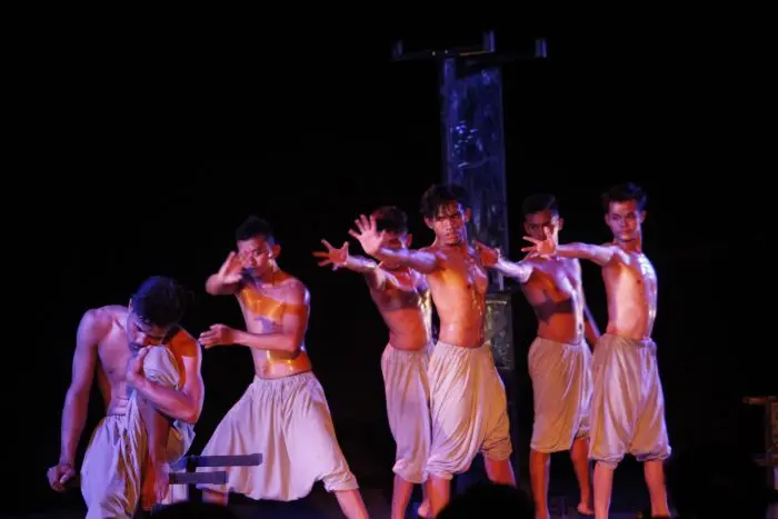 The Enchantment of Javanese-Minang Silat Tonggak Raso & Tra•jec•ry by Eko Supriyanto and Ali Sukri