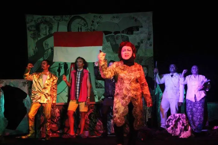 Jas Merah From Java Island Roving Theater Stage In 8 Cities