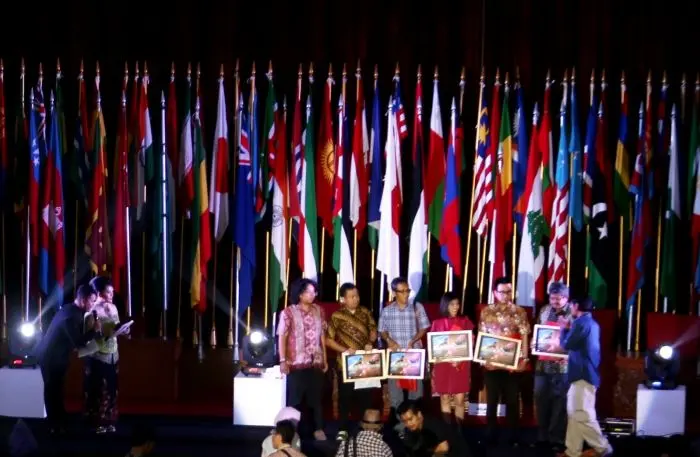 Indonesian Photojournalist Award 2016 Showcases the Best Works