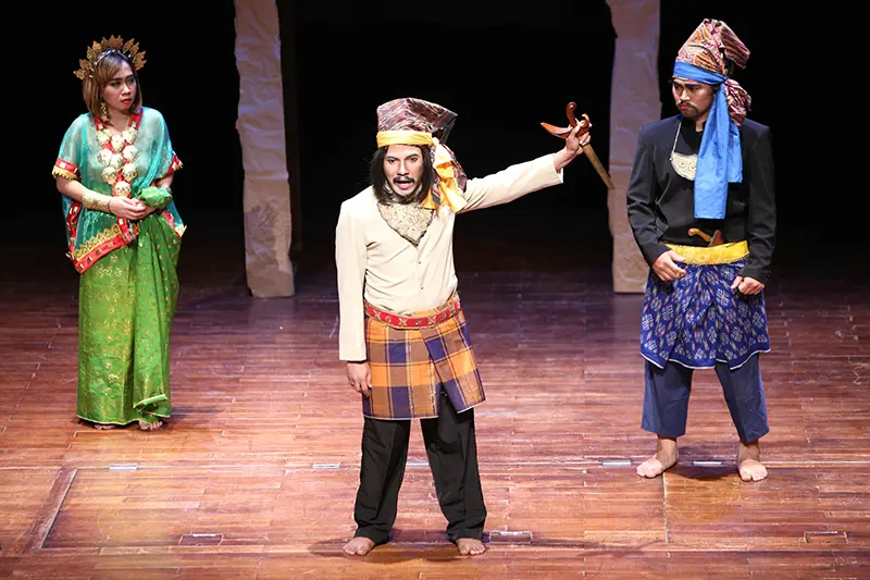 Theater Alone Jakarta presents a performance entitled Arung Palakka