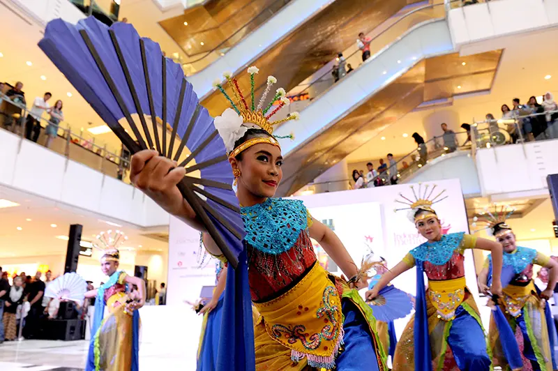 The Excitement of 1,500 Participants in Indonesia Dancing 2015