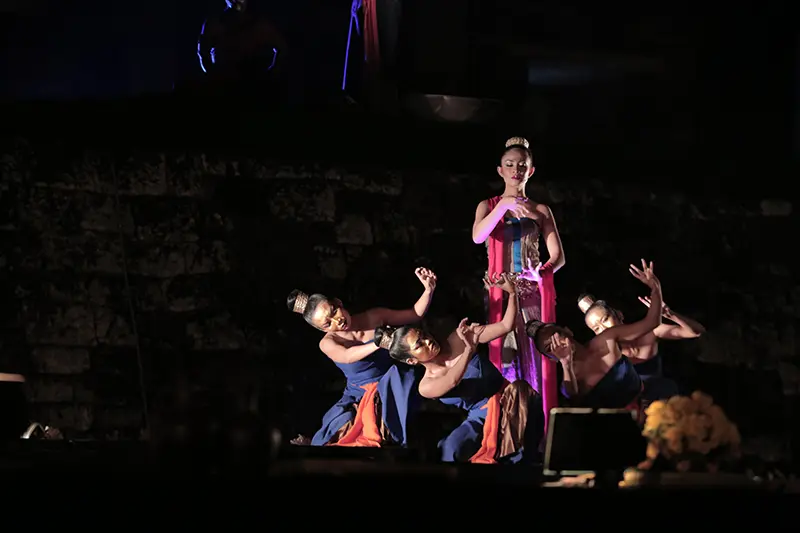 "Abhati 2015", when eternal love is destined to overcome the desire for power