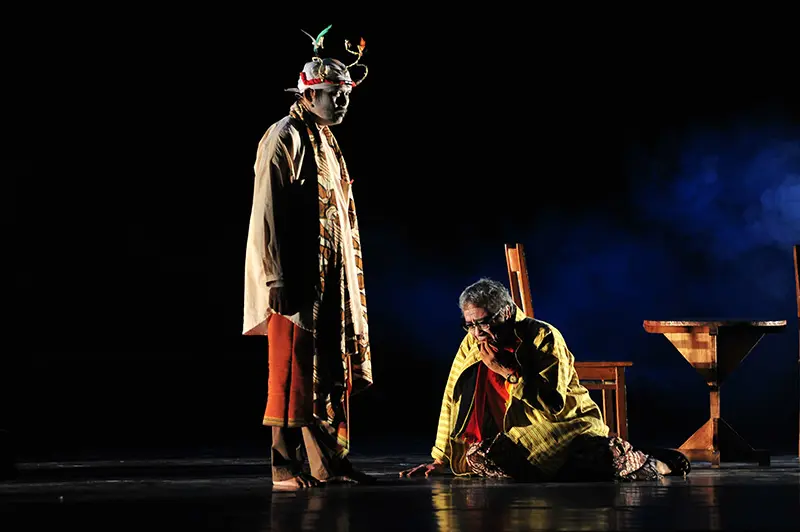 "Crying" Raises the Actual Phenomenon of the Country With Typical Gandrik Theater