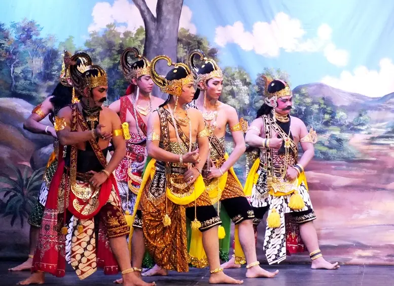 "Sengkuni Fall" by Wayang Orang Bharata