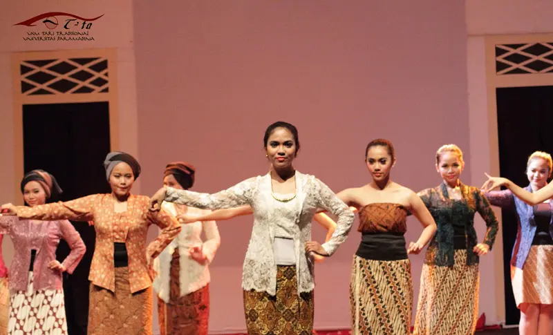 Performance of "Siti Soendari", by T-TA Paramadina