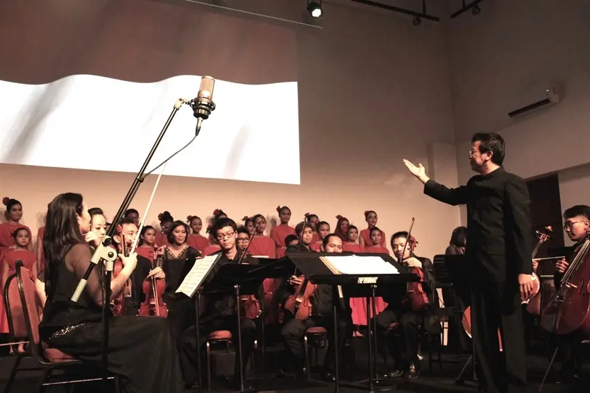"Eastern Light" Closing Concert Series The Resonanz Music Studio 2013