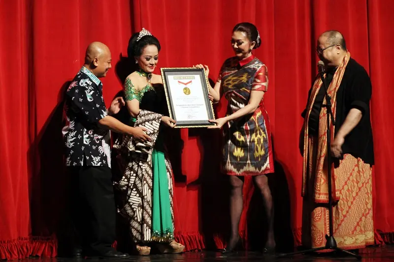 "The Traces of the Goddess", a mirror of an artist's journey