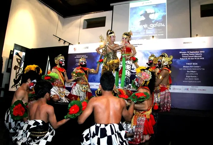 Press Conference "Arjuna Troubled" 2013