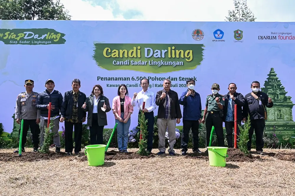 Carry out a Greening Program, Darling Temple Supports the Young Generation to Spread Inspiration on Nature Conservation in Historical Heritage Sites