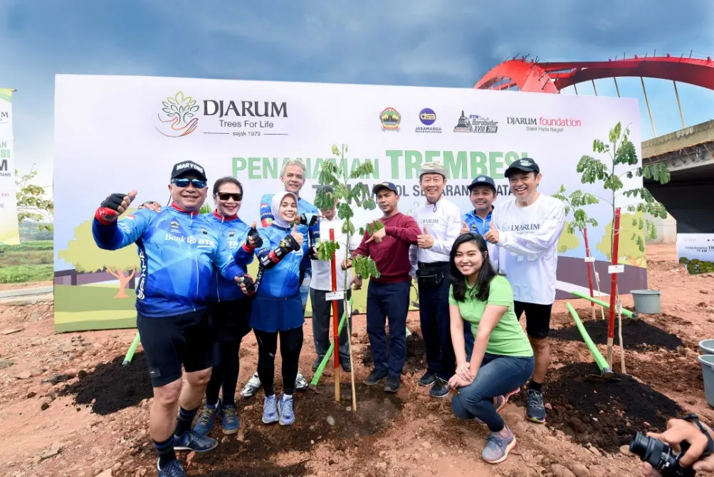 10 Ribu Trembesi Teduhkan 75 KM Tol Semarang - Batang