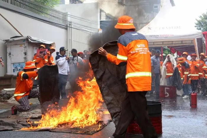 Wet Sack Can Be Useful for Extinguishing Fires