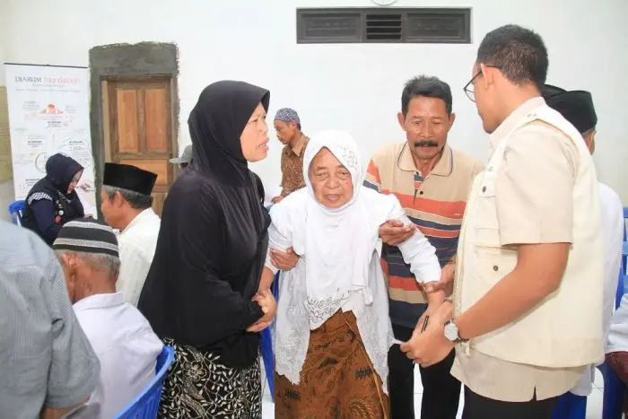 The Djarum Foundation Shares Concern at the Ushuluddin Salaman Islamic Boarding School, Magelang