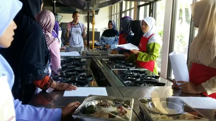 Djarum Foundation Holds Culinary Training for Orphanages in Kudus