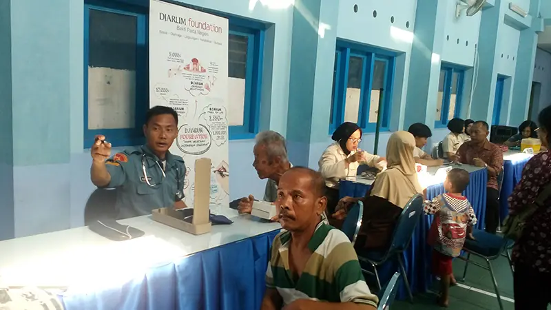 Djarum Foundation and Indonesian Navy Hold Social Service at Kali Code Yogyakarta