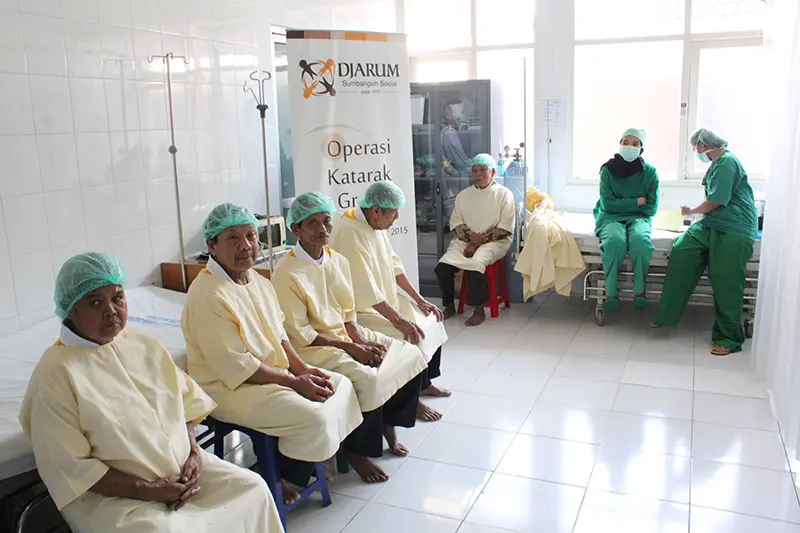 Djarum Foundation & Elizabeth Ganjuran Hospital, Bantul, held a free cataract operation