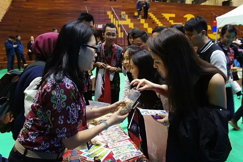 Introducing Indonesian Culture in the "Global Village" Social Event