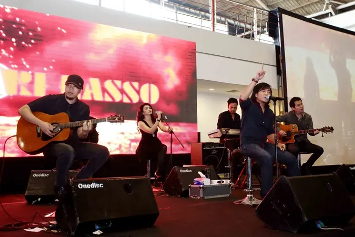 Ari Lasso Surprises the Selection of the Djarum Surabaya Student Council