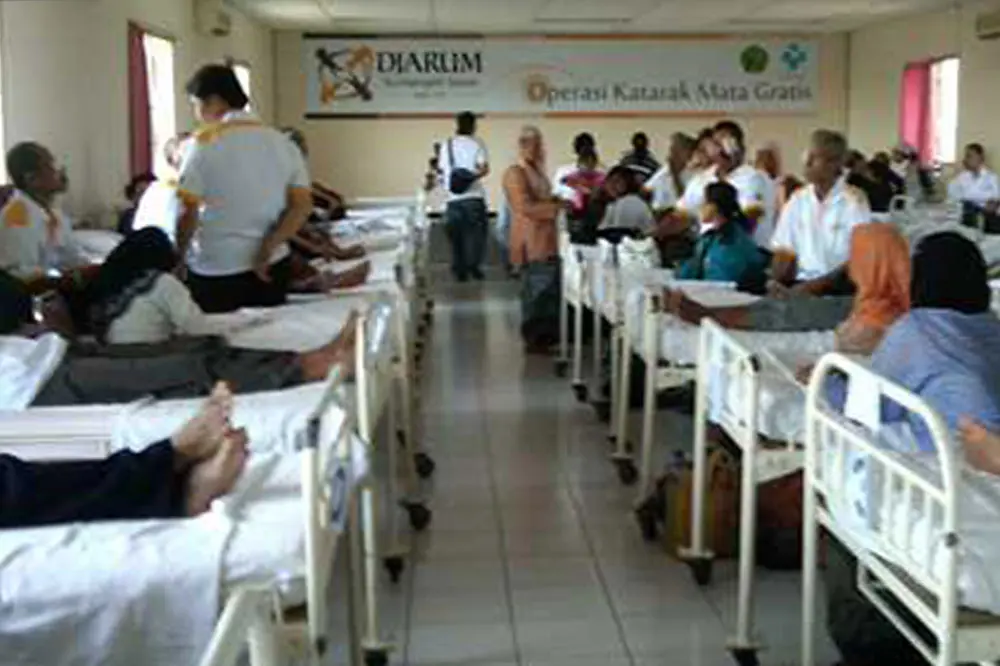 Social Contribution Djarum Foundation Organizes Free Eye Cataract Surgery