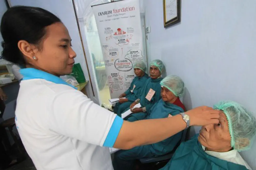 2017 Djarum Contributes Socially Again Holds Free Cataract Surgery
