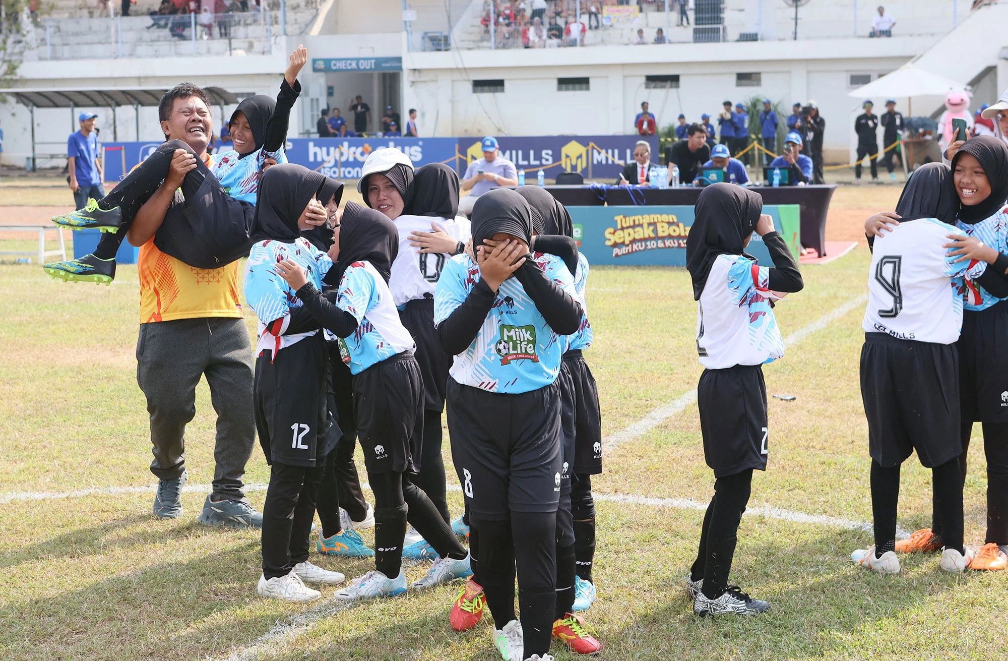 MilkLife Soccer Challenge – Semarang Series 1 2024 MIN 1 Kendal dan SD Muhammadiyah 05 Semarang Kampiun