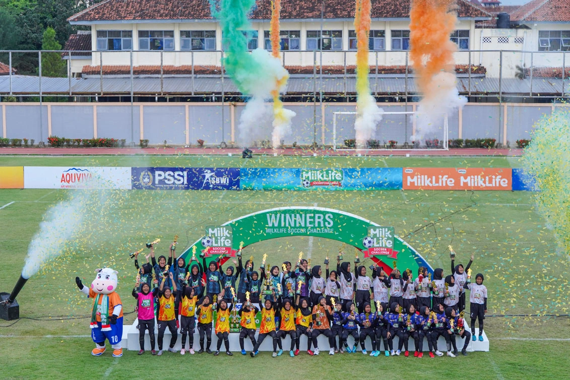 Long-Awaited Victory: SD Djama’atul Ichwan Surakarta and SD Al Azhar Syifa Budi Surakarta Finally Reach the Champion's Podium
