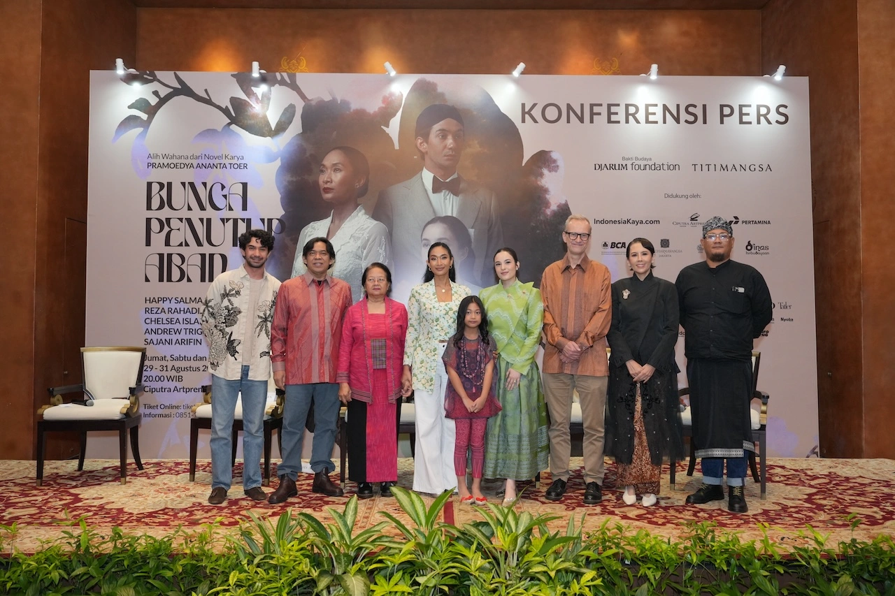 Celebrating a Century of Pramoedya Ananta Toer, the Theater Production 'Bunga Penutup Abad' Returns
