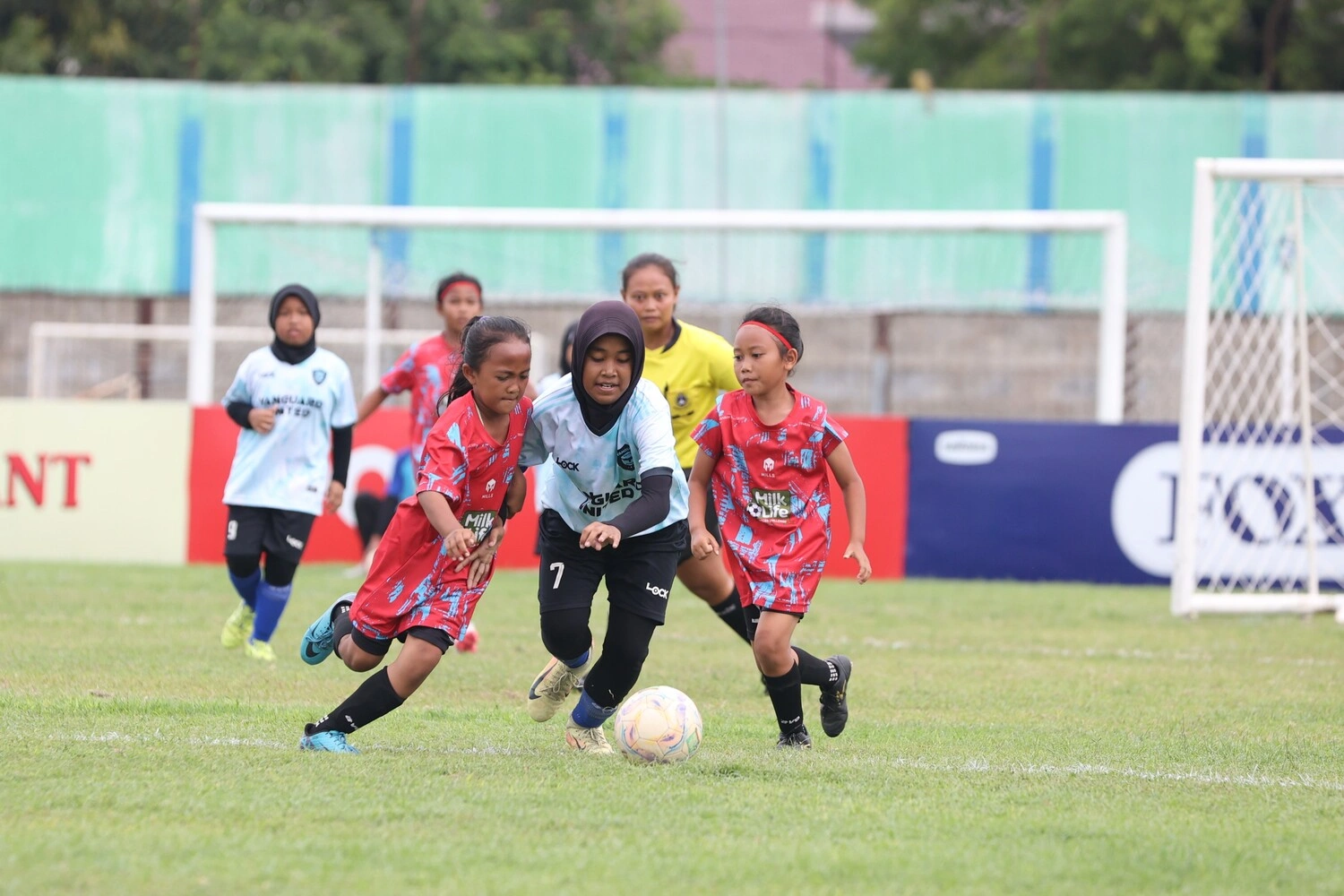 MI Baburroyyan Kiyudan and SD Muhammadiyah Karangploso are the champions.