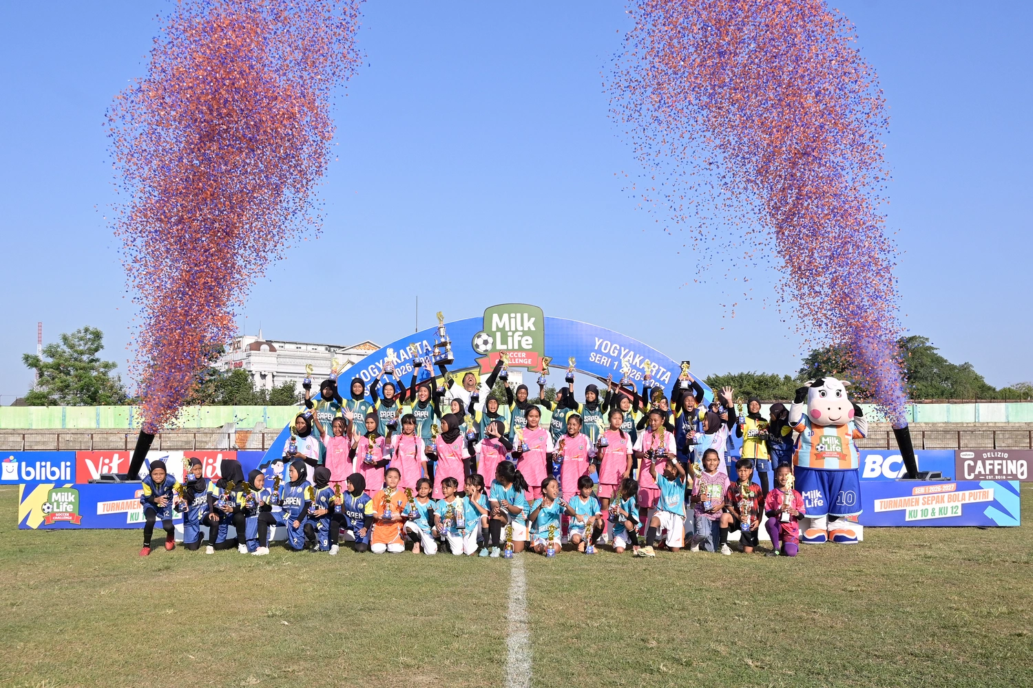 SD Tarakanita Bumijo I Lahir sebagai Juara Baru MilkLife Soccer Challenge